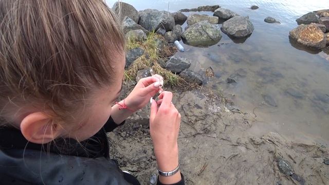 Лера словила окуня Рыбалка с дочками на фидер Новосибирское водохранилище/море База отдыха 2021 смотреть онлайн