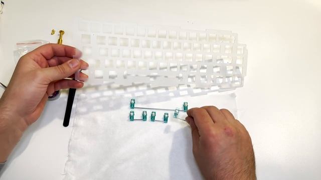 ПОДАРКИ в честь 5000! Тихий кастом GMK67 c Akko Penguin Silent для подписчика! Тихая механика! смотреть онлайн