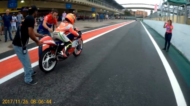 GIGI 621 ANSIEDADE TOTAL ANTES DA LARGADA HONDA JUNIOR CUP смотреть онлайн