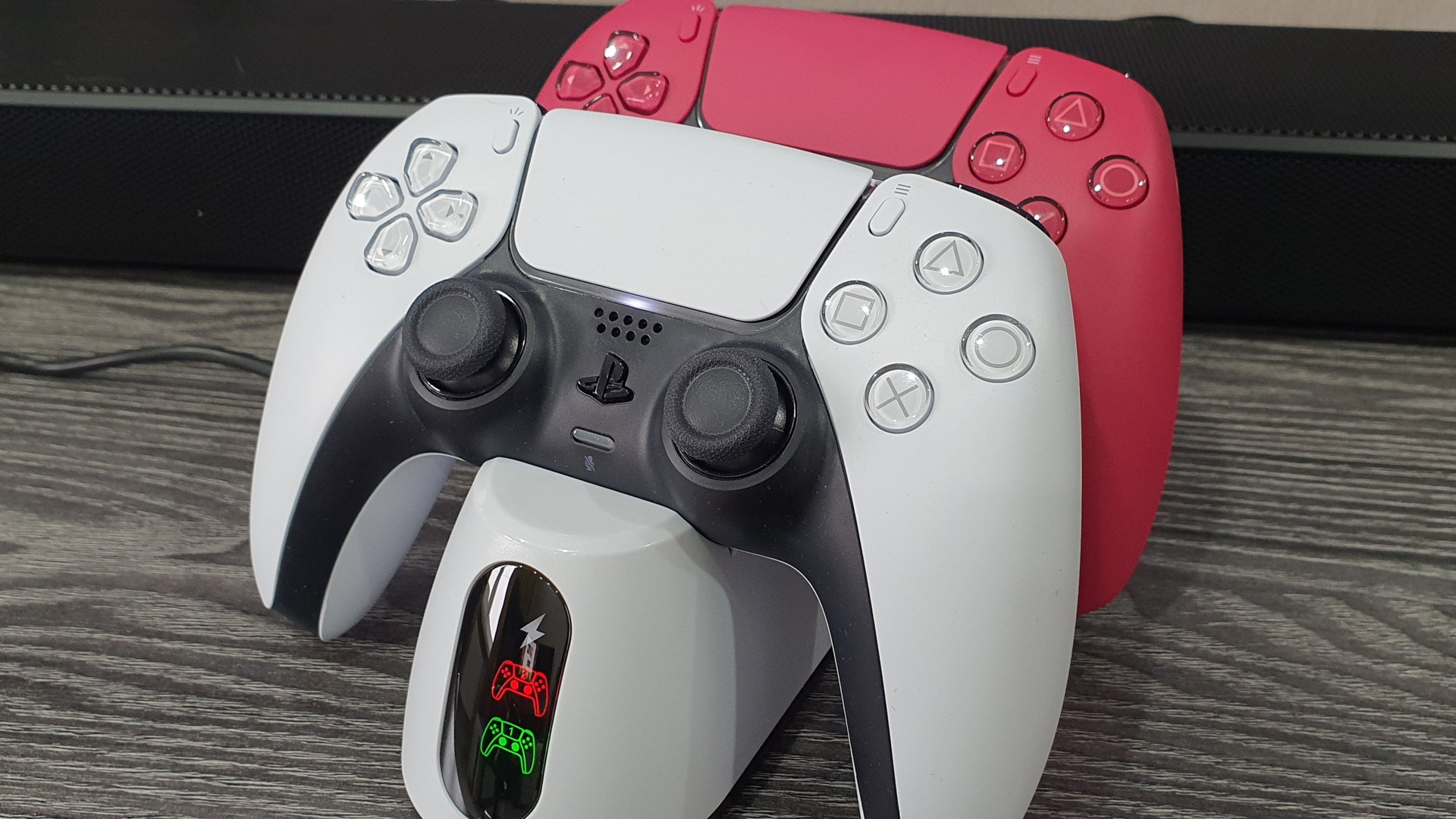 Зарядная станция для 2-x геймпадов DualSense (PlayStation 5) с быстрой зарядкой DOBE Charging Dock