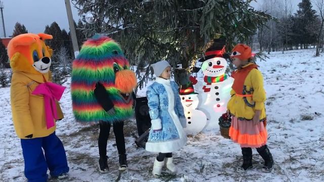 Кузьминский Дом культуры зажёг огни на новогодней ёлке смотреть онлайн