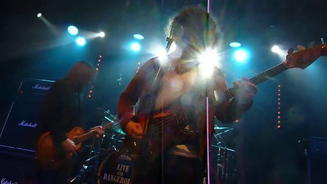 BRIAN DOWNEY Alive & Dangerous - Cowboy Song/ Boys Are Back In Town - Vauréal 2017 смотреть онлайн