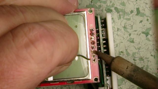 Pájení pinů na LCD5110 смотреть онлайн