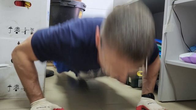 День второй, отжимания каждый день более 100 повторений. Сколько дней будет? смотреть онлайн