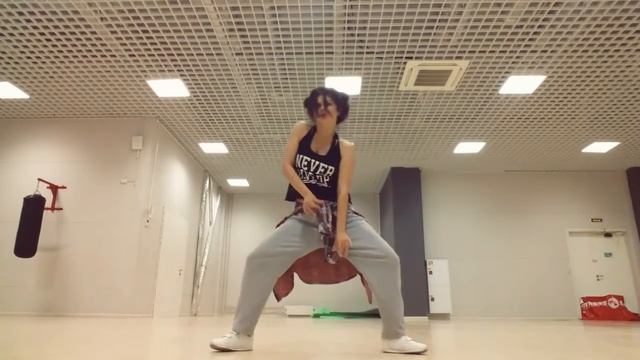 Hip-hop /хип-хоп / движения легкие, но эффектные смотреть онлайн