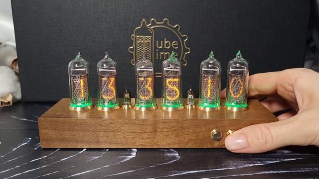 Ламповые часы "Американский орех" на индикаторах ИН-14 | Nixie clock IN-14 смотреть онлайн