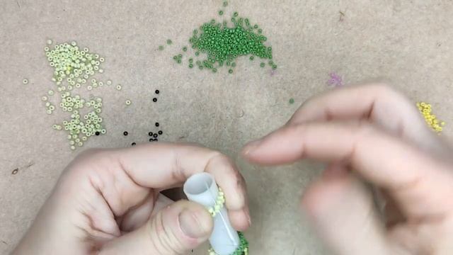 ? Как сплести колечко "Лягушка" из бисера (мастер-класс для детей и начинающих) смотреть онлайн