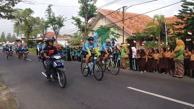 Cyclist SRBC east java melintasi sd negeri bancaran 1 bangkalan смотреть онлайн
