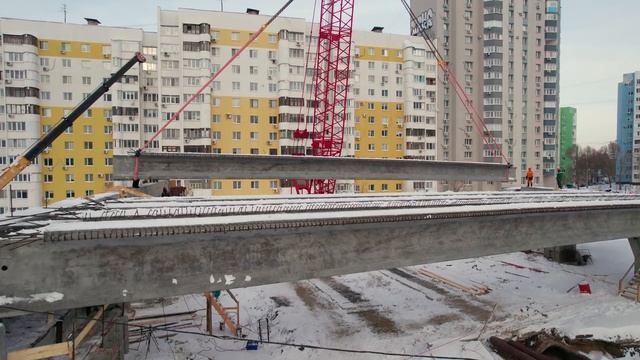 В Самаре на Ново-Садовой начали монтировать балки путепровода возле ТЦ "АПЕЛЬСИН" смотреть онлайн