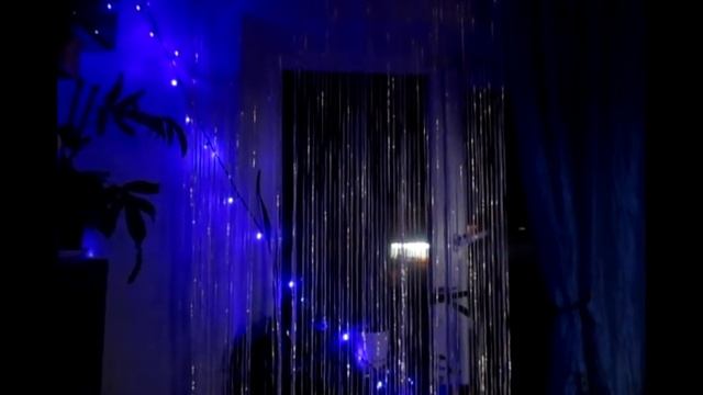"Наряд для окошка кухни-1. Шторы – "нити" и жатка! Белое серебро и "синий-синий иней!.." смотреть онлайн