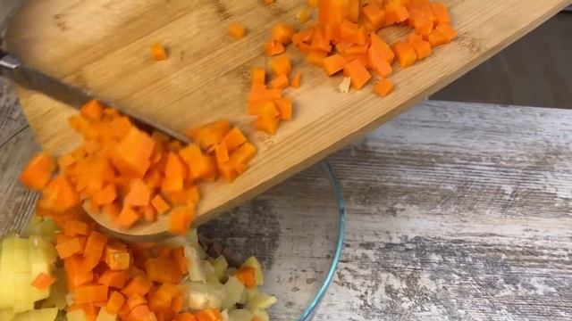 Салат ОЛИВЬЕ с говядиной и свежим огурцом ? Праздничный мясной салат смотреть онлайн