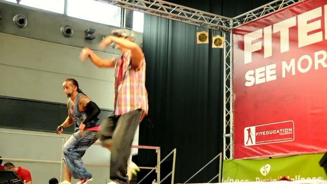 La Bomba (4/5) - Реггетон на RiminiWellness 2010 смотреть онлайн