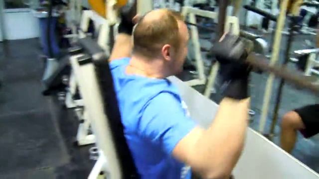 Жим штанги сидя в тренажере смита смотреть онлайн