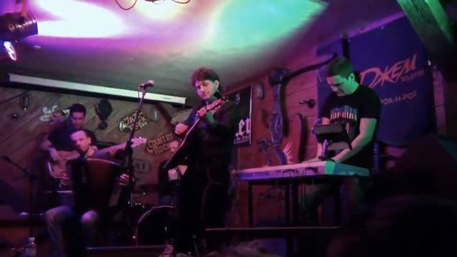 Вперше Чую Сузуки Бандит 400 смотреть онлайн