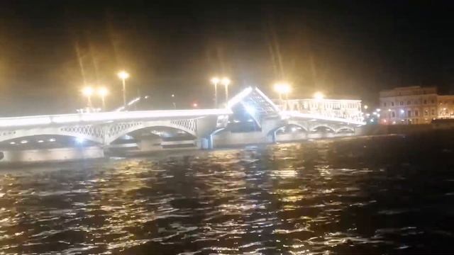 Санкт - Петербург/ разводка мостов смотреть онлайн