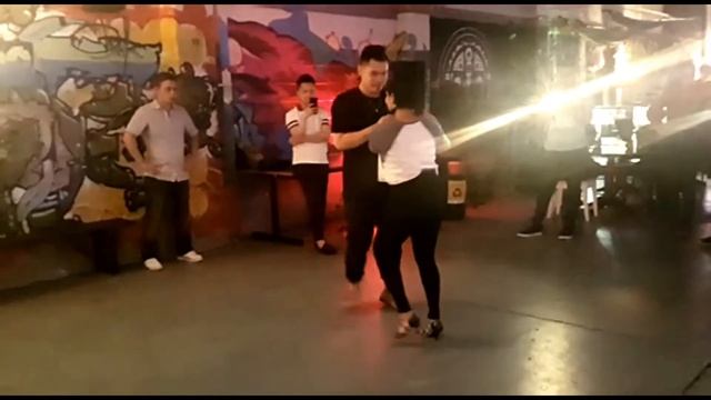 Quiero Un Beso - Grupo Extra Ft. DJ Khalid | Bachata Dance смотреть онлайн