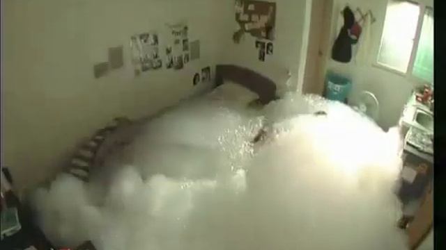 Китайская пена или прикол над спящим смотреть онлайн