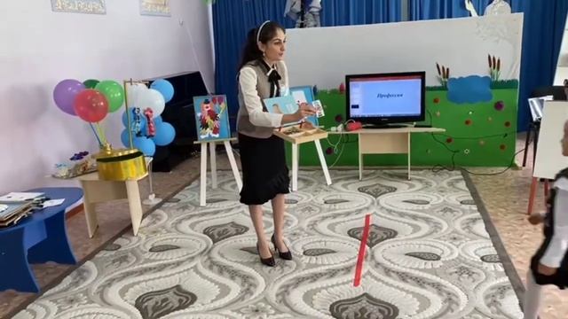 Мухлис Светлана -"Все профессии важны" смотреть онлайн