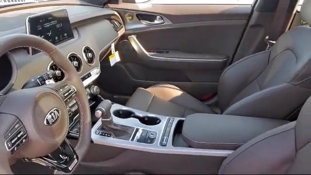 2020 Kia STINGER GT смотреть онлайн