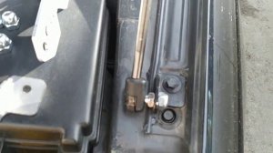 Установка газовых упоров капота Киа Сид 2007-2010 Креплений. Перед установкой амортизаторы прокачат