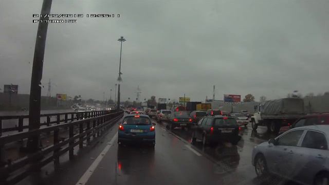 УАЗ Патриот причесывает бок пузотерке смотреть онлайн