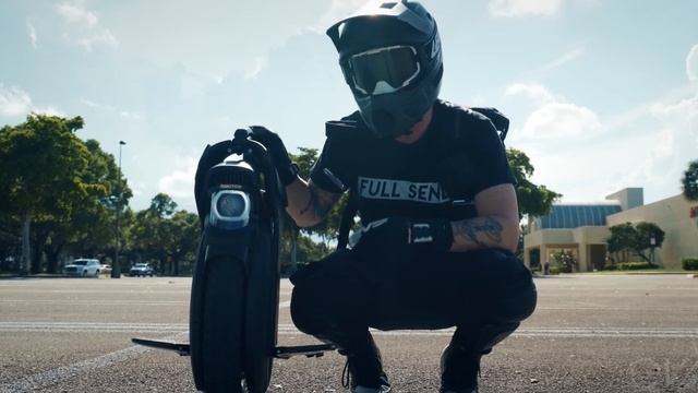 INMOTION V11 Full Review // A Suspension Electric Unicycle from a company that listens! | evX смотреть онлайн