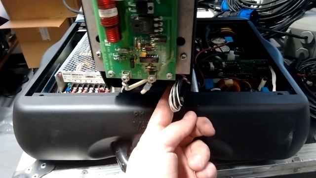 Inside a VL3000 moving head light. TCF смотреть онлайн