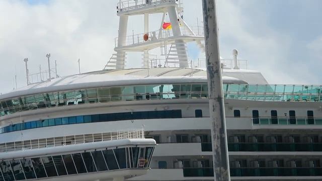 ? Cruise Ship Zoom Nikon Coolpix P1000