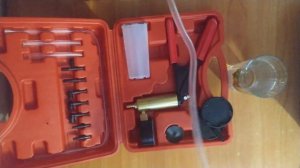 Как одному прокачать тормоза? Инструмент для прокачки тормозов.