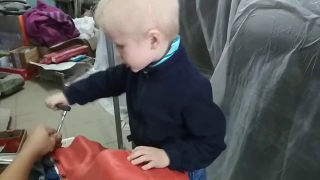 Главный мастер Сервиса Машин берётся за дело смотреть онлайн
