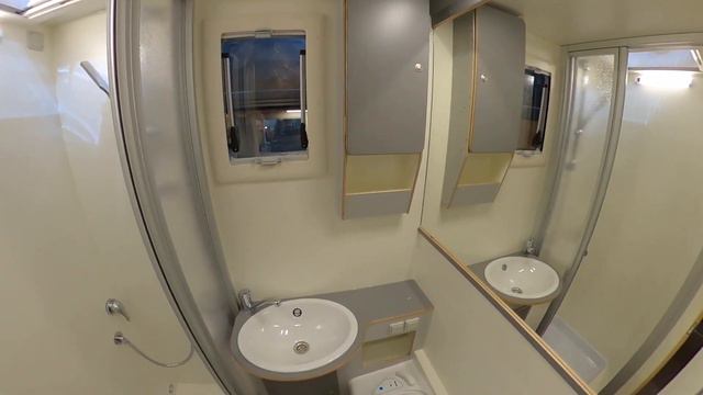 Offroad motorhome for 2 on Mercedes Sprinter 4x4 - Bimobil HR 380 [Subtitles] смотреть онлайн