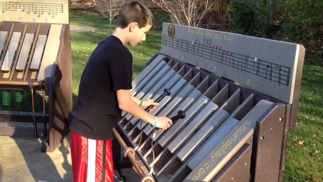 "Home" on playground xylophone. смотреть онлайн