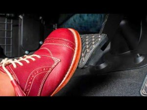 ЧЕМ ОПАСНО ШИПЕНИЕ ПРИ НАЖАТИИ НА ТОРМОЗ