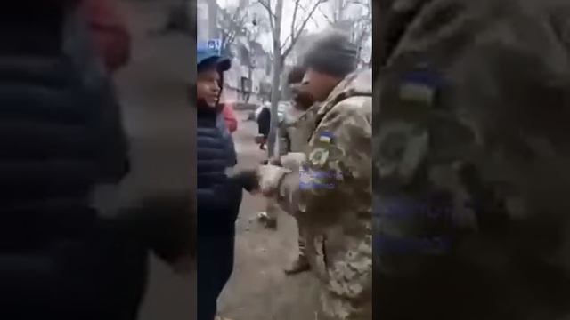 Украицы спорят с тцк о том кому идти воевать и куда смотреть онлайн