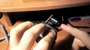 как разрядить конденсатор с помощью 15 w лампочки