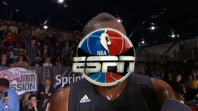 Usain Bolt's two-handed slam in Celebrity Game! смотреть онлайн