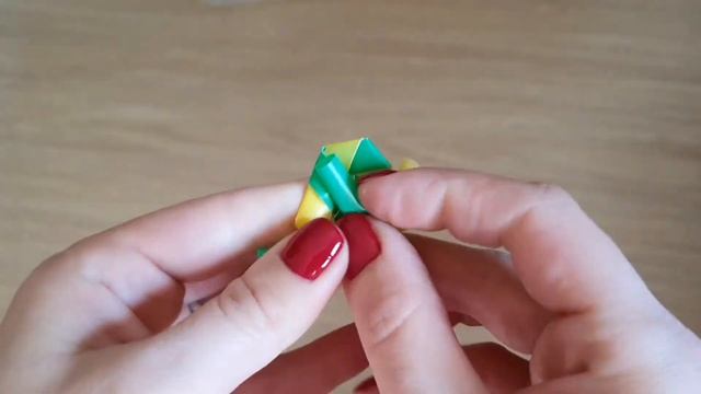 Брелок из коктейльных трубочек / Рукоделки / DIY смотреть онлайн