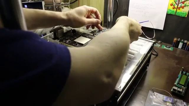 009 Снятие с чипа BGA термопрокладки видеокарта GeForce GTX 570 часть 1 смотреть онлайн