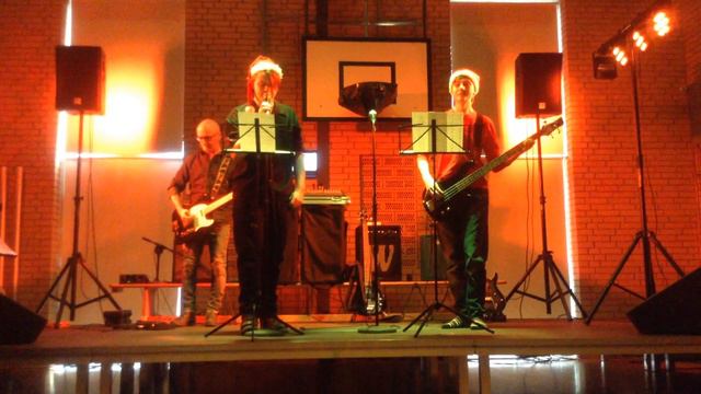 Elvis Petersen Blue Christmas live. смотреть онлайн