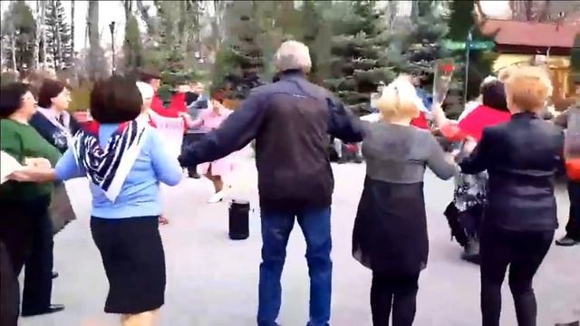 8 АПРЕЛЯ 2023!!! ТАНЦЫ СЕГОДНЯ ХАРЬКОВ!!! РОЗЫ,РОЗЫ,РОЗЫ ДЛЯ ТЕБЯ!!!! смотреть онлайн