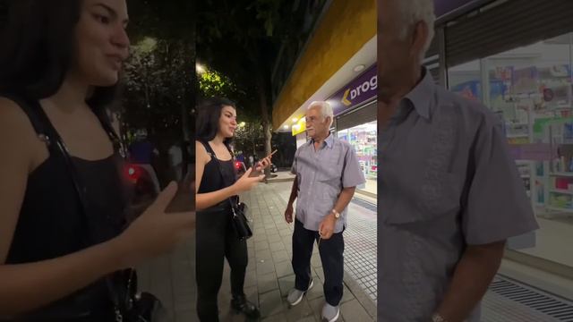 Encontre a un abuelo perdido en las calles y le di todo el dinero que tenía en ese momento смотреть онлайн