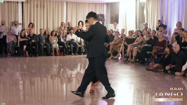10th Bari International Tango Congress - Sebastian Achaval Roxana Suarez 2/3 смотреть онлайн