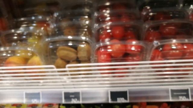 Мне, пожалуйста плоских персиков! смотреть онлайн