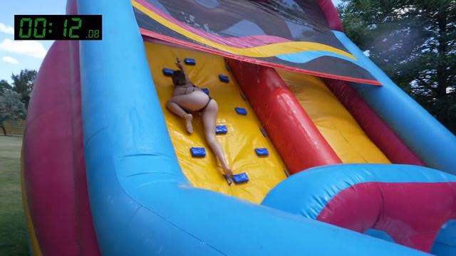 RETOS EXTREMOS EN TOBOGANES INFLABLES GIGANTES!!