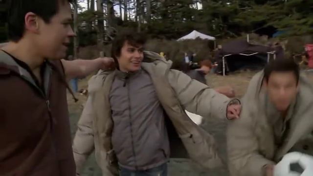 Breaking Dawn Behind The Scenes - Wolf pack featurette смотреть онлайн