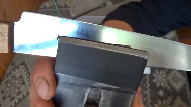 Как можно заточить нож на самодельной точилке. смотреть онлайн