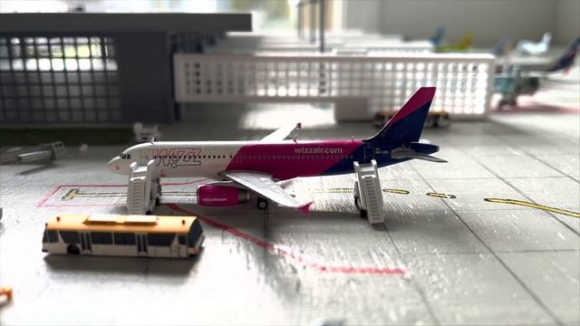 Airport Overview 2021. OVER 120 1:400 Aircraft Models смотреть онлайн