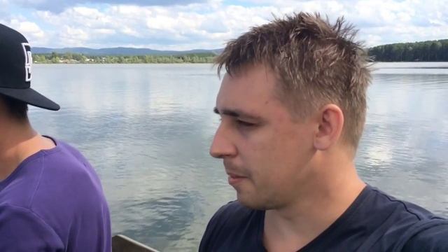 Джакузи и рыбалка с яхты смотреть онлайн