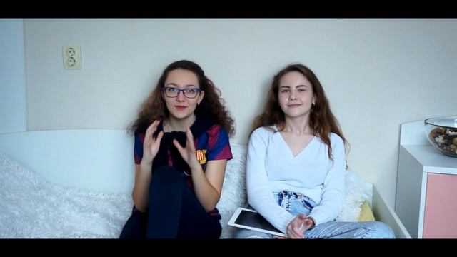 РАЗРИСОВЫВАЕМ СТЕНУ IЧАСТЬ 1I смотреть онлайн