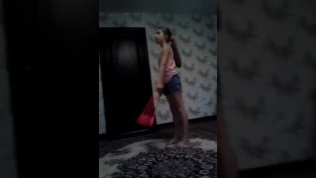 Как научиться делать вертушку с булавами. смотреть онлайн